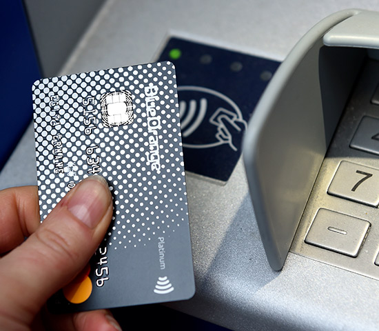 Kā liecina Mastercard un Finanšu nozares asociācijas veiktā pētījuma dati, jau 51% Latvijas iedzīvotāju ir izvēlējušies bezkontakta maksājumu karti.